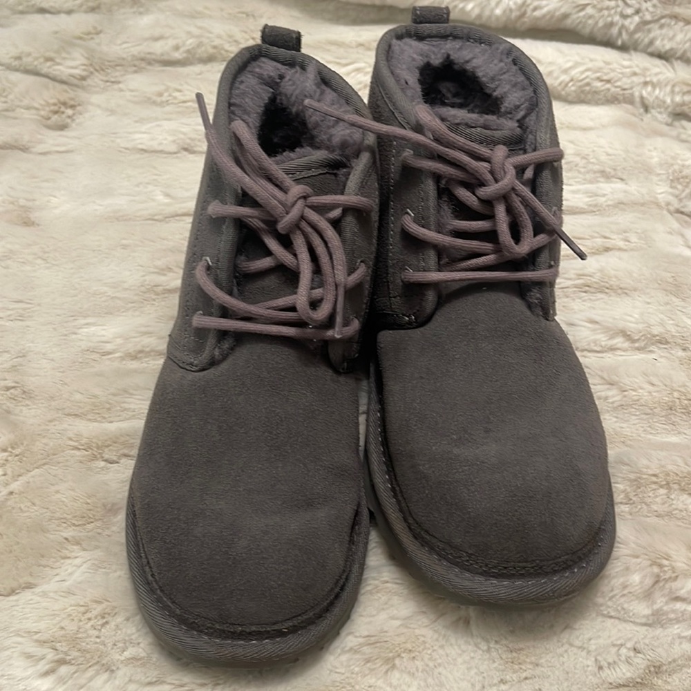 Grey ugg like new